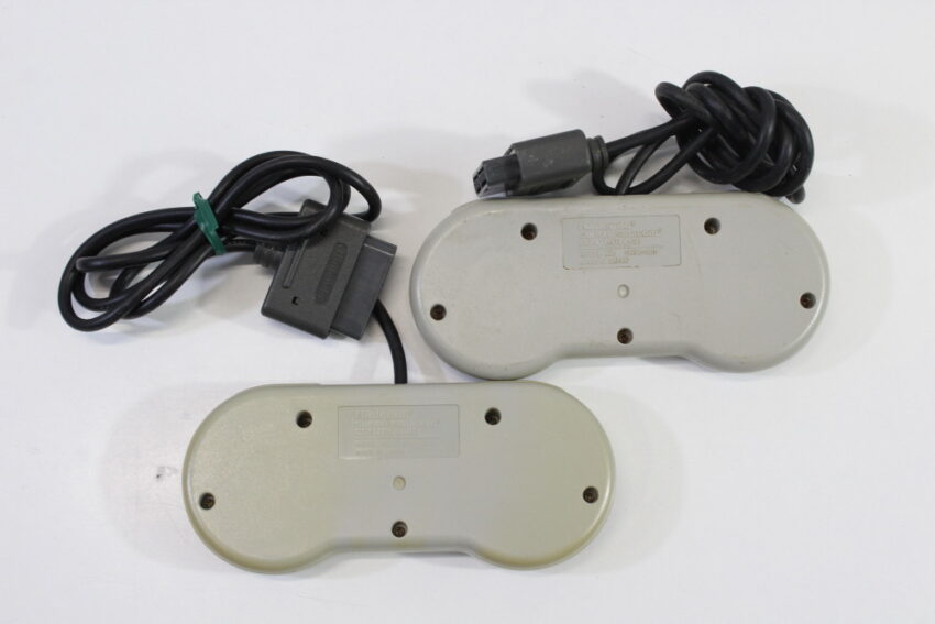 Nintendo Super Famicom Console Controller x 2 OEM NOT WORKING SFC (For Parts DIY Repair)