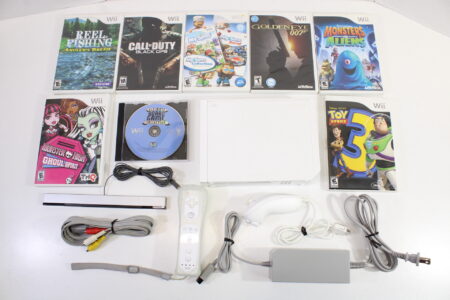 North American Nintendo Wii White Console 8 Games Controller Cables RVL-001(USA) (B)