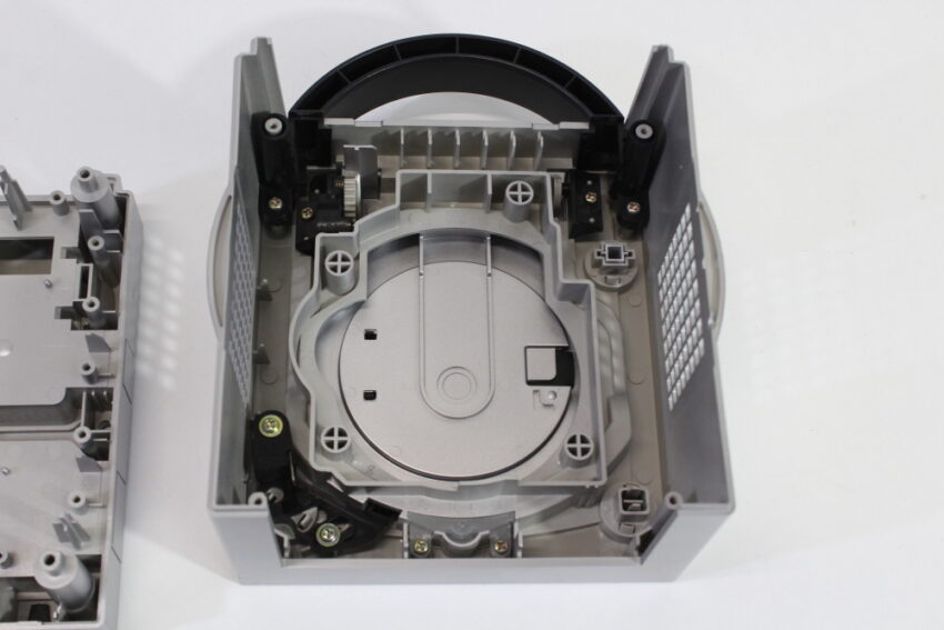 Nintendo GameCube OEM Replacement Shell Only Platinum Silver DOL-001 (For Parts or Repair) Nintendo GameCube GC