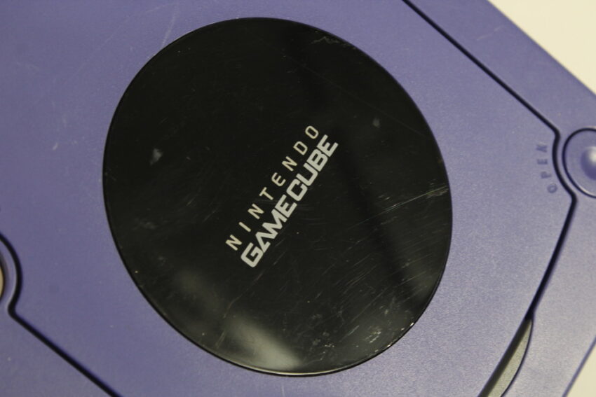 Nintendo GameCube OEM Replacement Shell Only Indigo Purple DOL-001 (For Parts or Repair) Nintendo GameCube GC