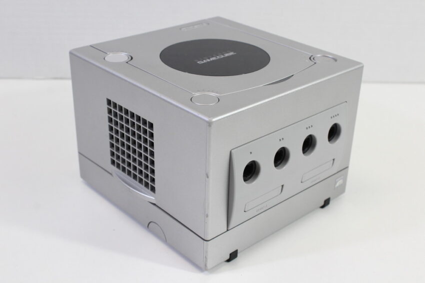 Nintendo GameCube Platinum Silver Console & Controller AC Adapter AV Cable GC Play US Region Games (A)