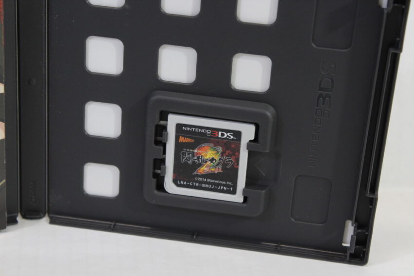 Senran Kagura 2 Shinku CIB (B) Nintendo 3DS