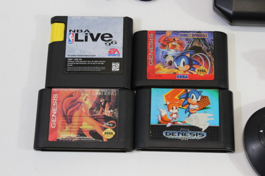 SEGA Genesis Model 2 Controller x2 AC AV cable x4 Games Sonic 2 Spinball Lion King NBA Live 96 (B) SEGA Genesis