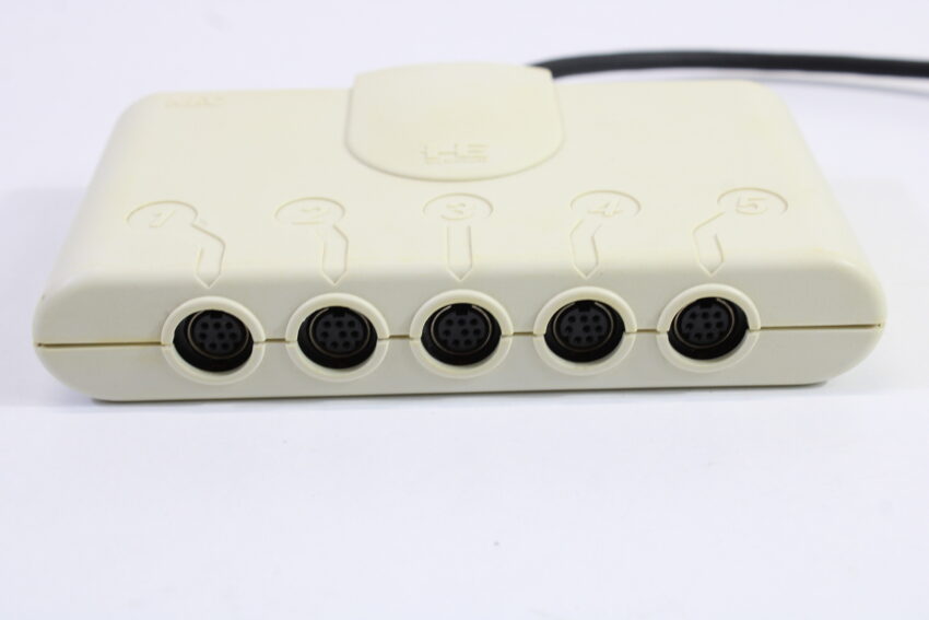 Official NEC PC Engine PI-PD003 5-Way Multitap Discolor (B)
