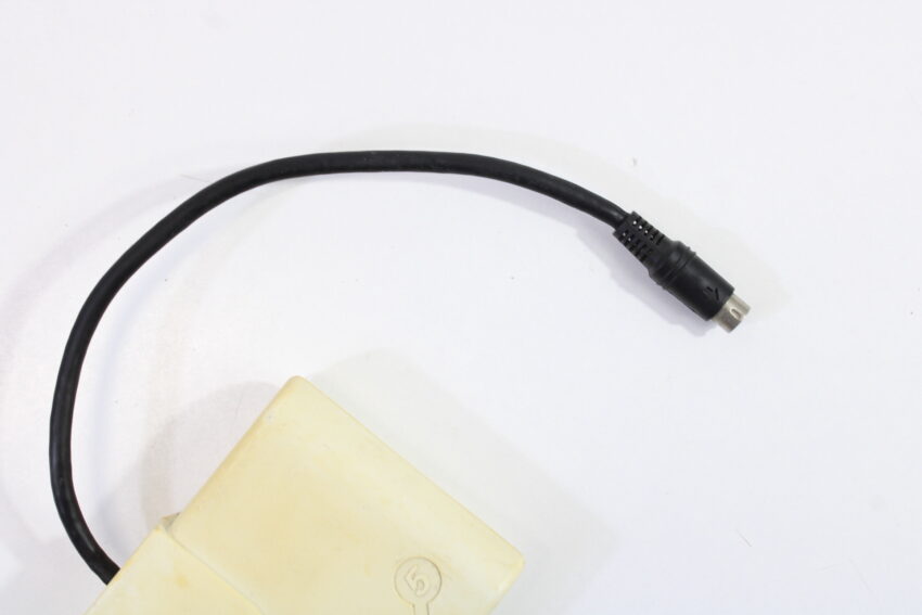 Official NEC PC Engine PI-PD003 5-Way Multitap Discoloration (B)