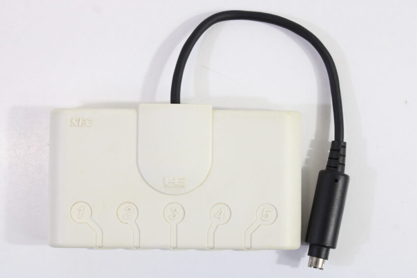 Official NEC PC Engine PI-PD003 5-Way Multitap Crack in Shell (C)