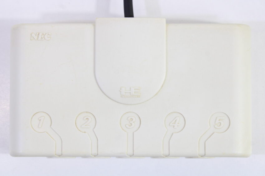 Official NEC PC Engine PI-PD003 5-Way Multitap Crack in Shell (C)