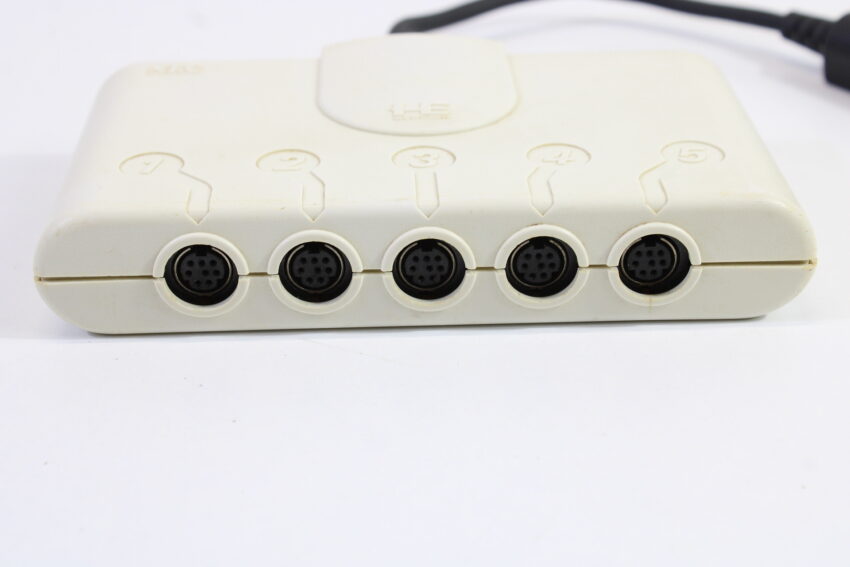 Official NEC PC Engine PI-PD003 5-Way Multitap Crack in Shell (C)