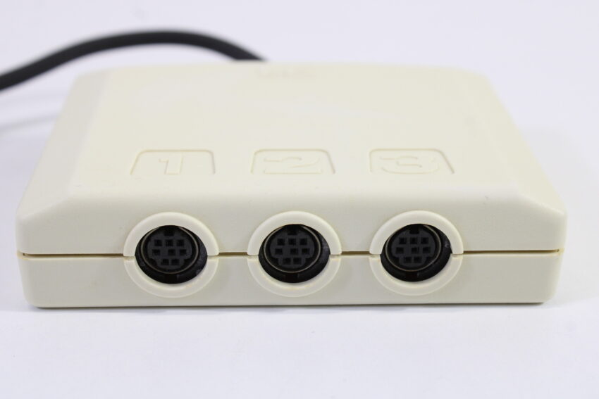Official Hudson Soft PC Engine HC63-8 3-Way Multitap (B)
