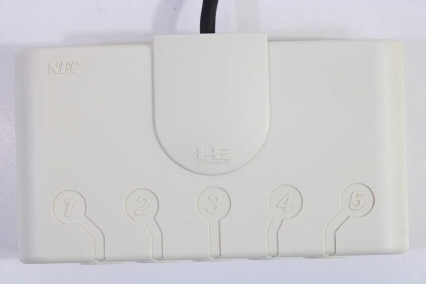 Official NEC PC Engine PI-PD003 5-Way Multitap Crack in Shell (C)