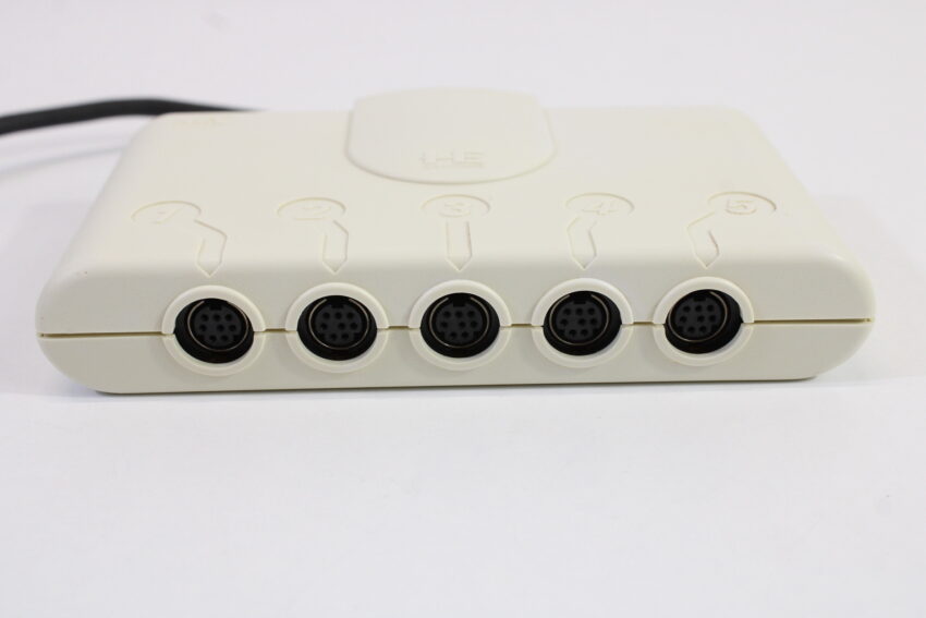 Official NEC PC Engine PI-PD003 5-Way Multitap Crack in Shell (C)