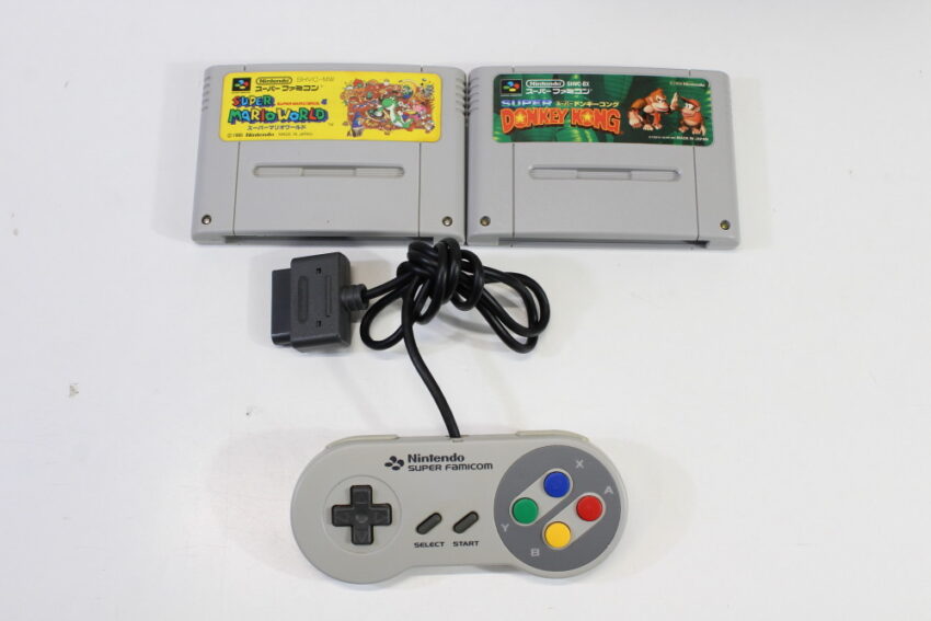 Super Famicom Console Transparent Clear Black Controller x1 AC AV x2 Games (Super Mario World & Donkey Kong Country) NTSC REGION FREE White LED (A) Super Nintendo SNES Super Famicom SFC