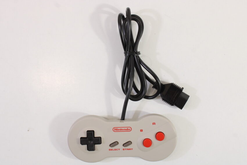 AV Famicom Console "New Famicom" Controller x1 Super Mario Bros 1 Excitebike Clu Clu Land AC Adapter AV Cable & NES Pin Converter (B) Nintendo Famicom FC