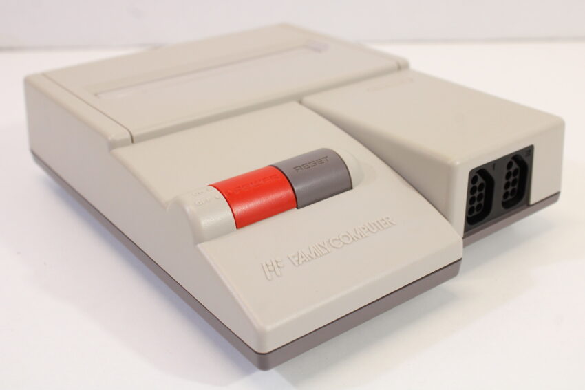 AV Famicom Console "New Famicom" Controller x1 Super Mario Bros 1 Excitebike Clu Clu Land AC Adapter AV Cable & NES Pin Converter (B) Nintendo Famicom FC