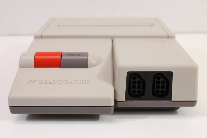 AV Famicom Console "New Famicom" Controller x1 Super Mario Bros 1 Gradius Yie Ar Kung Fu AC Adapter AV Cable & NES Pin Converter (B) Nintendo Famicom FC