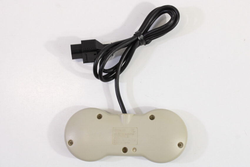 AV Famicom Console "New Famicom" Controller x1 Super Mario Bros 1 Xevious Nina Jajamaru Kun AC Adapter AV Cable & NES Pin Converter (B) Nintendo Famicom FC