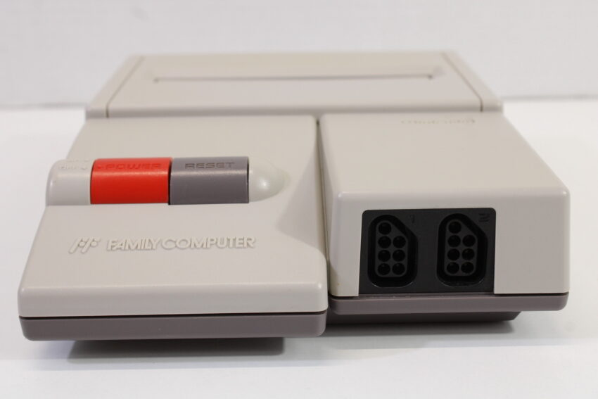AV Famicom Console "New Famicom" Controller x1 Super Mario Bros 1 Xevious Nina Jajamaru Kun AC Adapter AV Cable & NES Pin Converter (B) Nintendo Famicom FC