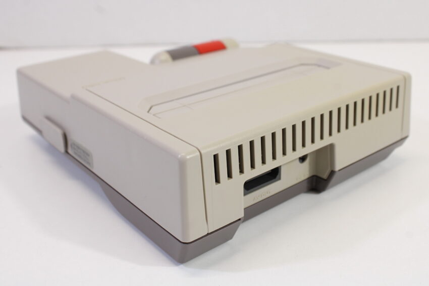 AV Famicom Console "New Famicom" Controller x1 Super Mario Bros 1 Xevious Nina Jajamaru Kun AC Adapter AV Cable & NES Pin Converter (B) Nintendo Famicom FC