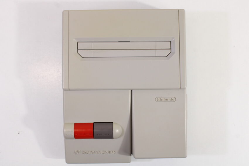 AV Famicom Console "New Famicom" Controller x1 Super Mario Bros 1 Xevious Nina Jajamaru Kun AC Adapter AV Cable & NES Pin Converter (B) Nintendo Famicom FC