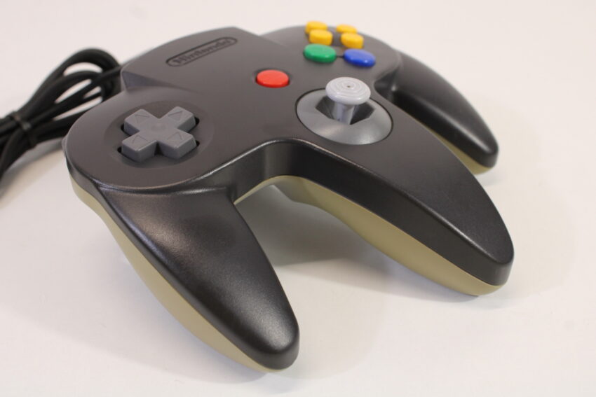 Official Nintendo 64 Black x Gray Controller 7/10 Tight Stick Discolored TESTED N64 (B)