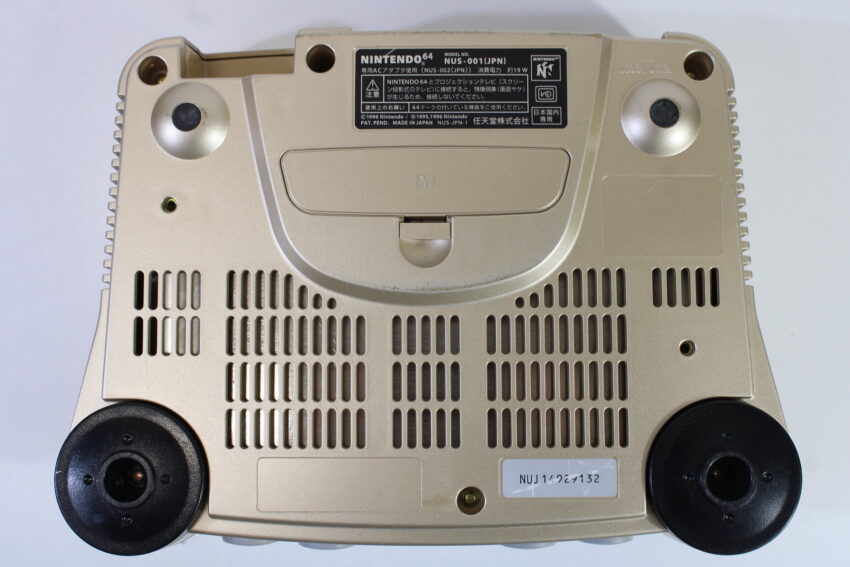 Nintendo N64 Toys R' Us Limited Gold Console Mario Kart 64 Yoshi Story Ogre Battle Controller AC AV REGION FREE (B)