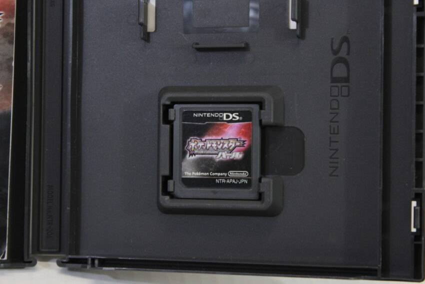 Pokemon Pearl CIB (B) Nintendo DS NDS