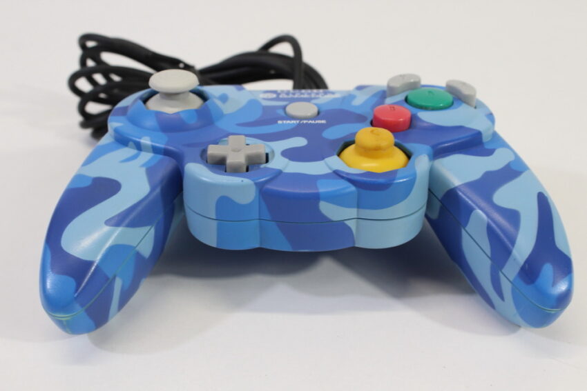 Official HORI Pad Cube Nintendo Gamecube Controller Blue Camo (B)