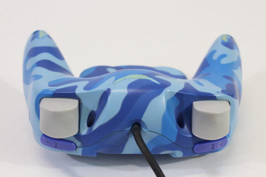 Official HORI Pad Cube Nintendo Gamecube Controller Blue Camo (B)
