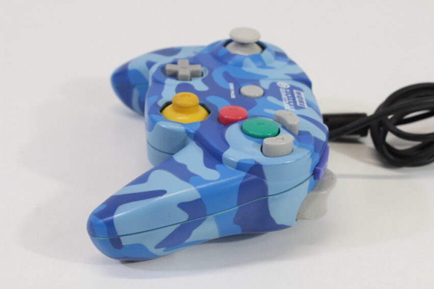Official HORI Pad Cube Nintendo Gamecube Controller Blue Camo (B)