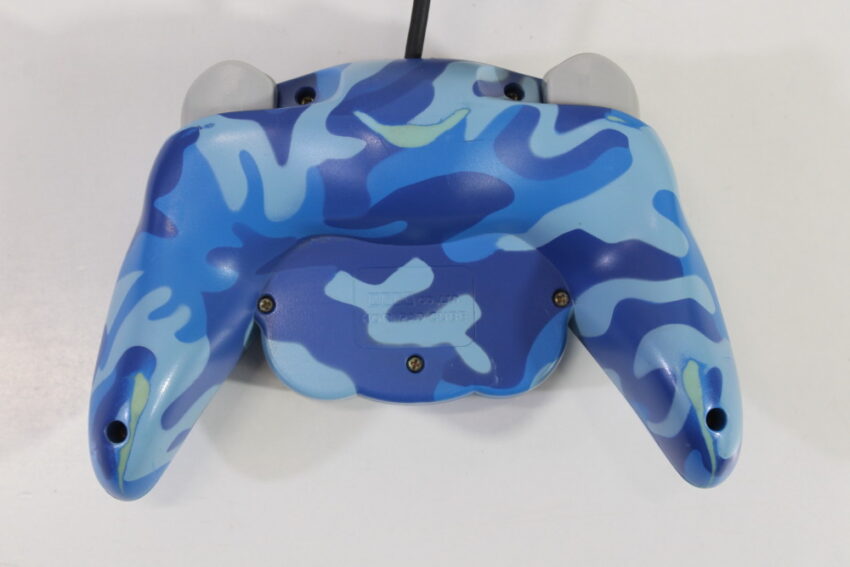 Official HORI Pad Cube Nintendo Gamecube Controller Blue Camo (B)