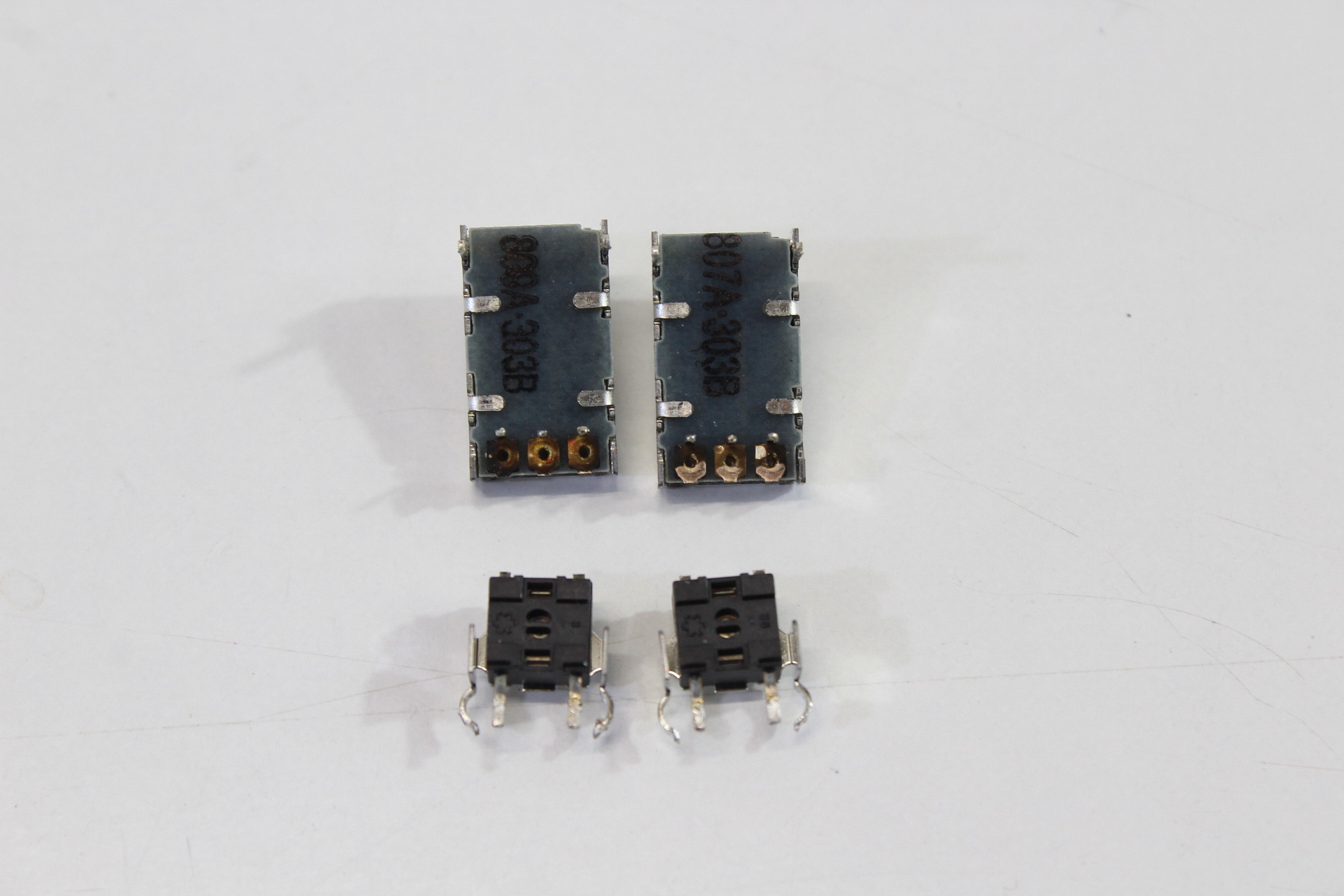 Lot of 4 Nintendo GameCube Controller OEM Z Button Switch & Slider Mechanism GC (B)