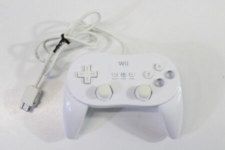 Nintendo Wii White Classic Pro Controller RVL-005 (B)