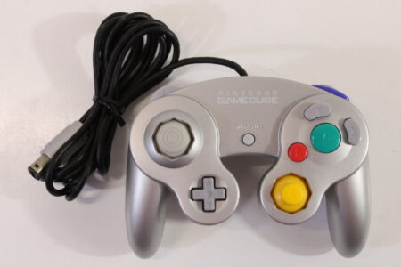 Official Nintendo Gamecube T3 Controller Platinum Silver Cosmetic Wears GC (B) Nintendo GameCube GC