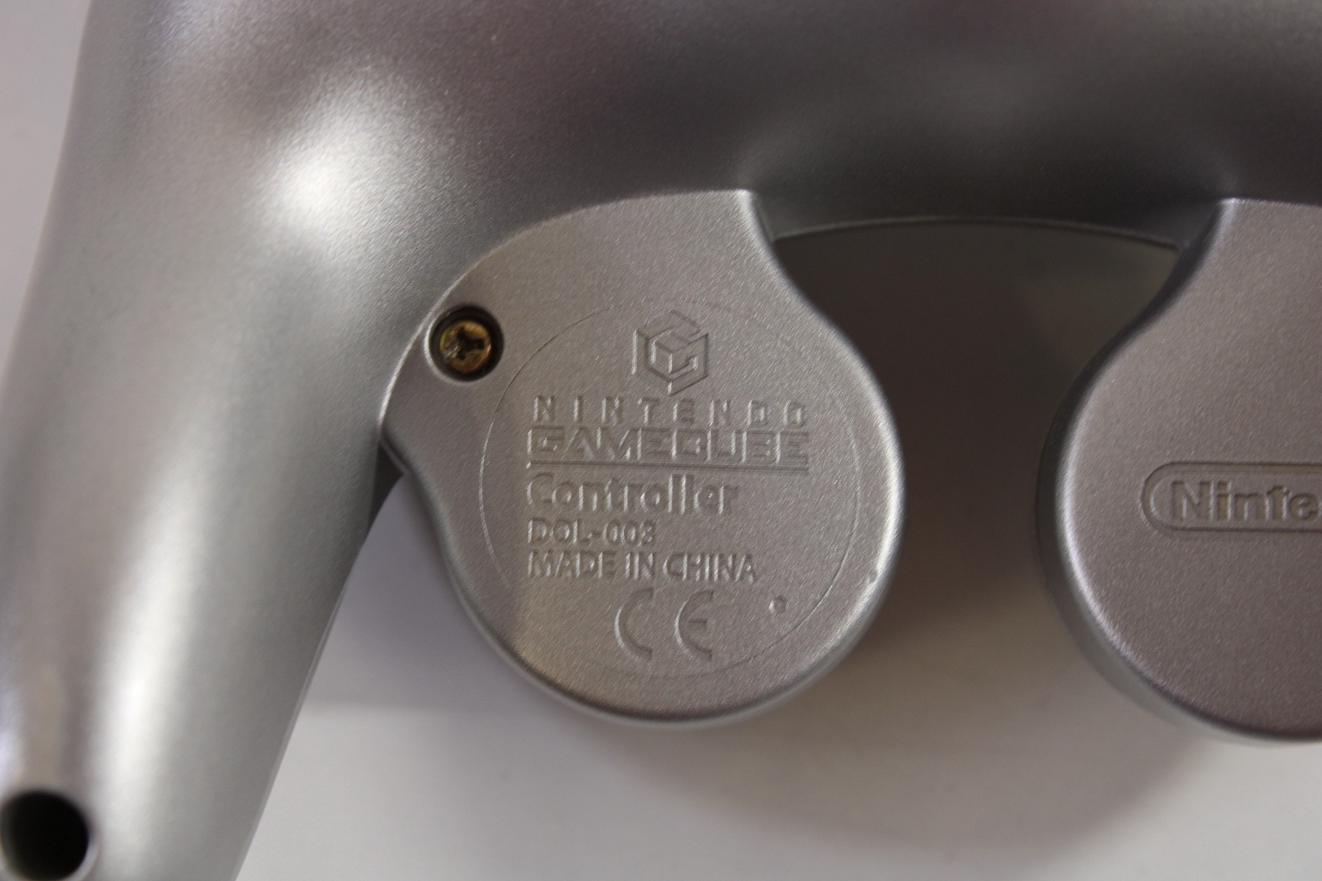 Official Nintendo Gamecube T3 Controller Platinum Silver Cosmetic Wears GC (B) Nintendo GameCube GC