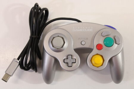 Official Nintendo Gamecube T3 Controller Platinum Silver Cosmetic Wears GC (B) Nintendo GameCube GC