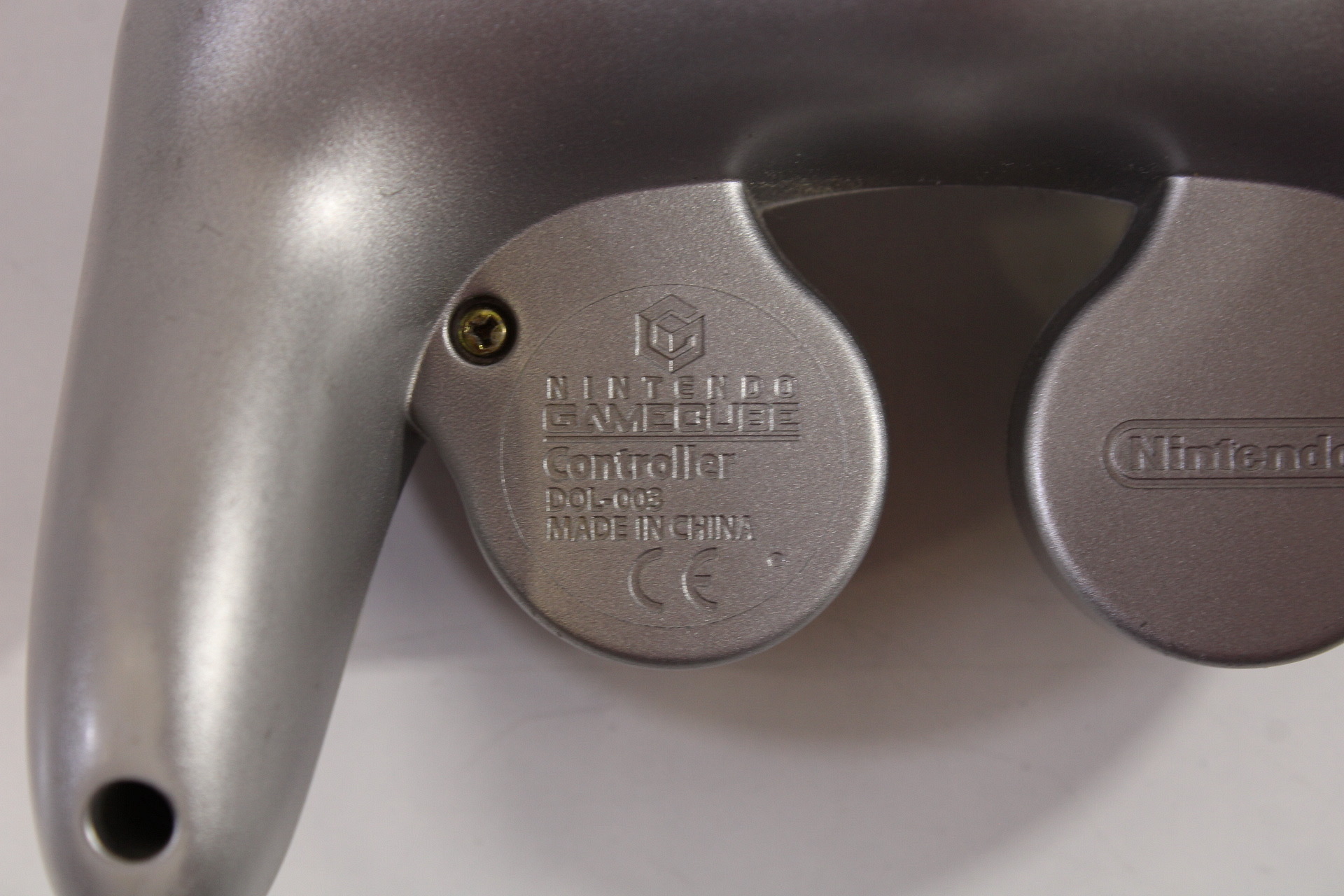 Official Nintendo Gamecube T3 Controller Platinum Silver Cosmetic Wears GC (B) Nintendo GameCube GC