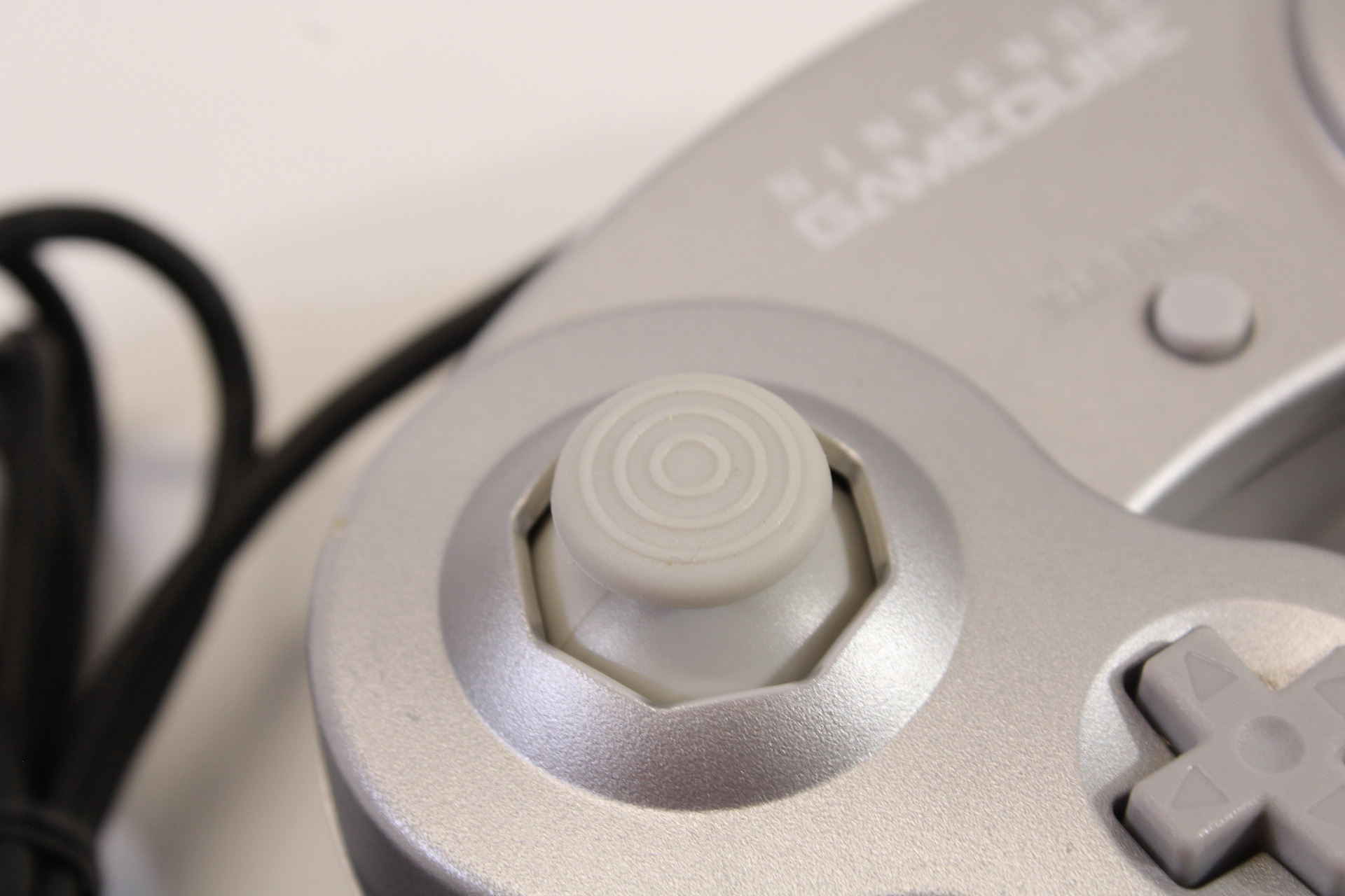 Official Nintendo Gamecube T3 Controller Platinum Silver Cosmetic Wears GC (B) Nintendo GameCube GC