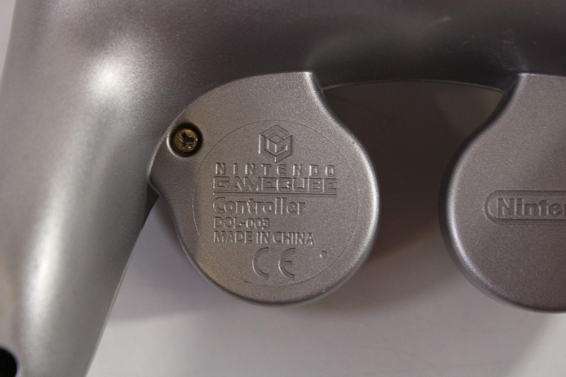 Official Nintendo Gamecube T3 Controller Platinum Silver Cosmetic Wears GC (B) Nintendo GameCube GC