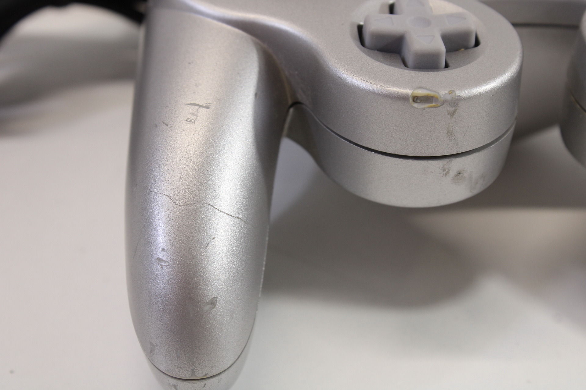 Official Nintendo Gamecube T3 Controller Platinum Silver Cord Damage / Cosmetic Wears GC (D) Nintendo GameCube GC