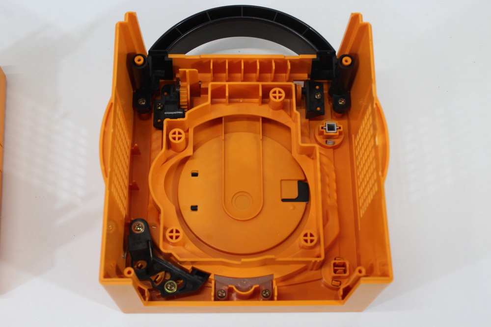 Nintendo GameCube OEM Replacement Shell Only Spice Orange DOL-001 (For Parts or Repair) Nintendo GameCube GC