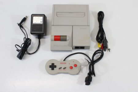 AV Famicom Console "New Famicom" HVC-101 Controller x1 AC Adapter AV Cable (B) Nintendo Famicom FC