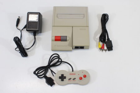 AV Famicom Console "New Famicom" HVC-101 Controller x1 AC Adapter AV Cable (C) Nintendo Famicom FC