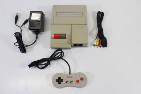 AV Famicom Console "New Famicom" HVC-101 Controller x1 AC Adapter AV Cable (C) Nintendo Famicom FC