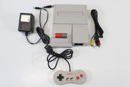 AV Famicom Console "New Famicom" HVC-101 Controller x1 AC Adapter AV Cable (B) Nintendo Famicom FC