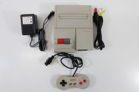 AV Famicom Console "New Famicom" HVC-101 Controller x1 AC Adapter AV Cable (B) Nintendo Famicom FC