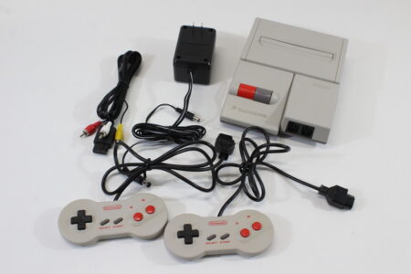 AV Famicom Console "New Famicom" HVC-101 Controller x2 AC Adapter AV Cable (B) Nintendo Famicom FC
