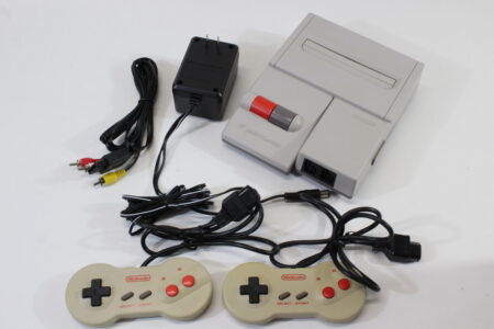 AV Famicom Console "New Famicom" HVC-101 Controller x2 AC Adapter AV Cable (B) Nintendo Famicom FC