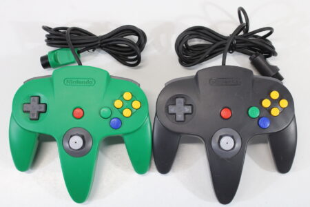 Lot of 2 Official Nintendo 64 Controller Green & Black x Gray 6~7/10 Tight Stick N64 (B)