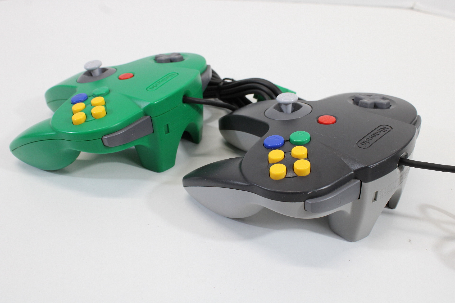 Lot of 2 Official Nintendo 64 Controller Green & Black x Gray 6~7