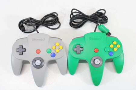 Lot of 2 Official Nintendo 64 Controller Gray & Green 7.5/10 Tight Stick N64 Discolored (B)